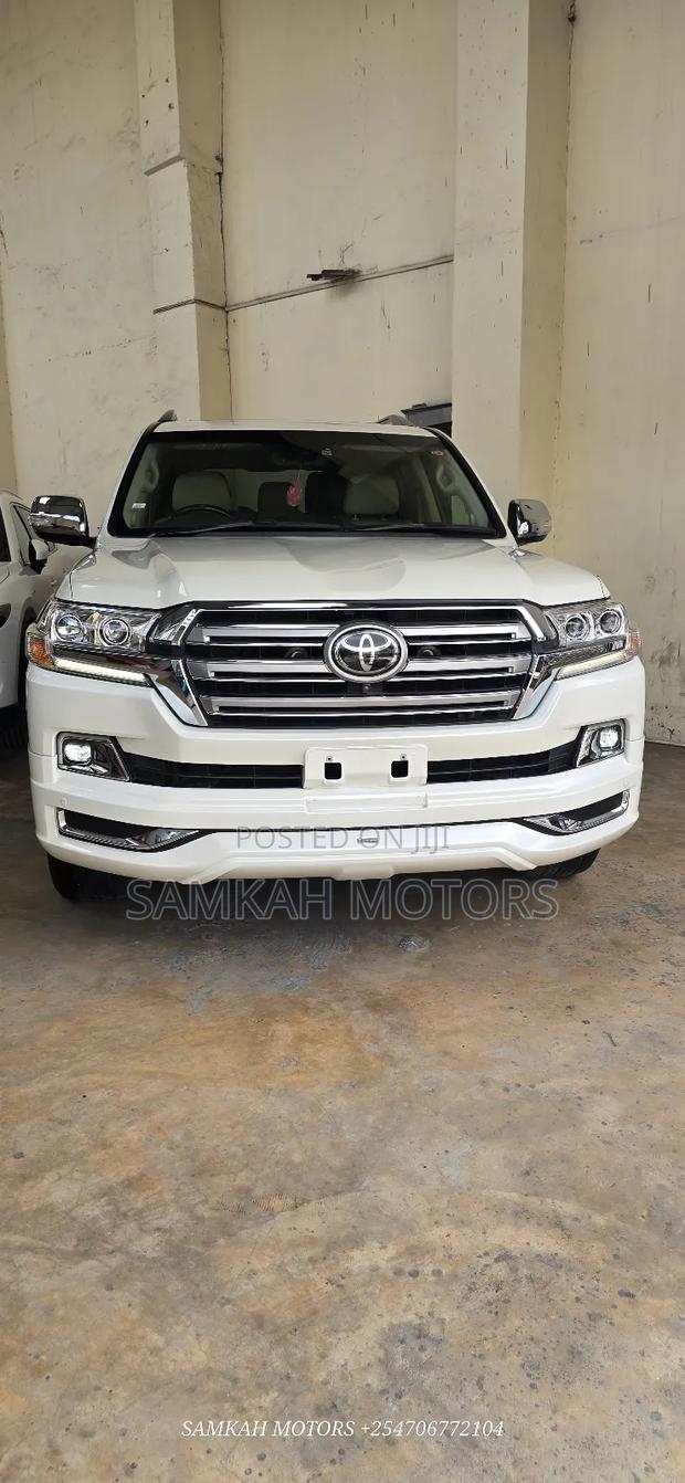 Toyota Land Cruiser 2020 White