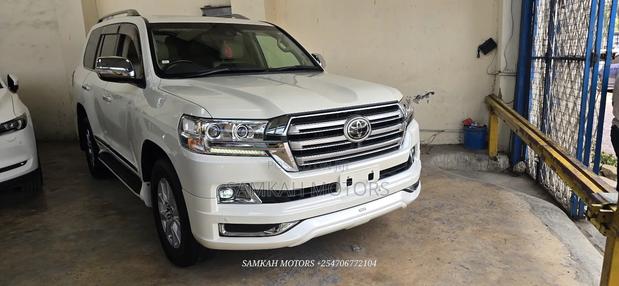 Toyota Land Cruiser 2020 White