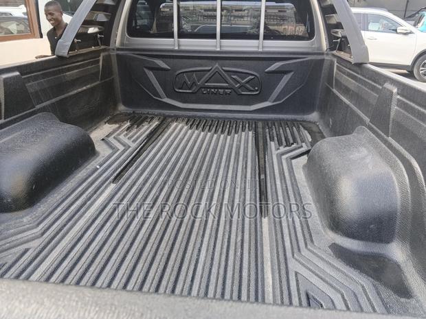Toyota Hilux 2019 White