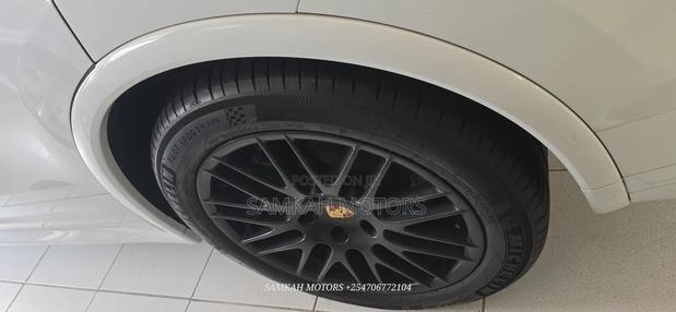 Porsche Cayenne 2019 White