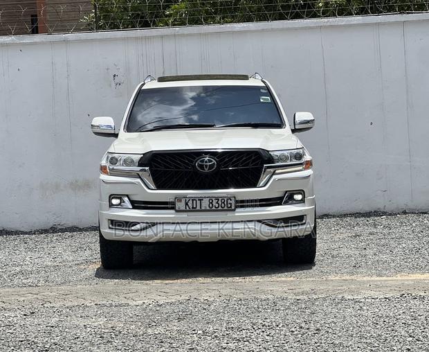 Toyota Land Cruiser 4.6 V8 ZX 2016 White