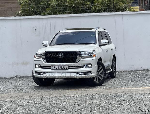 Toyota Land Cruiser 4.6 V8 ZX 2016 White