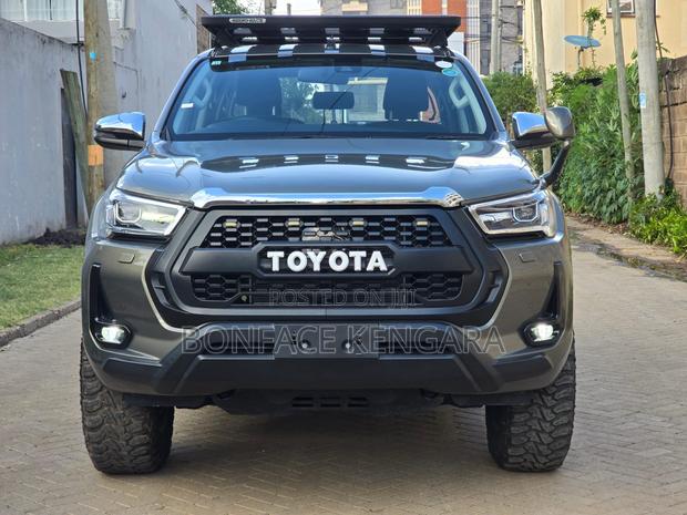 Toyota Hilux Revo Double Cab Deisel 2.4 AWD 2022 Green