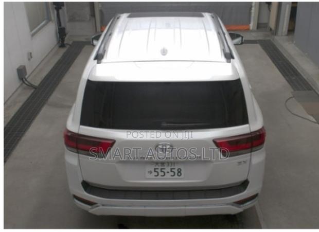 Toyota Land Cruiser LC300 2023 White