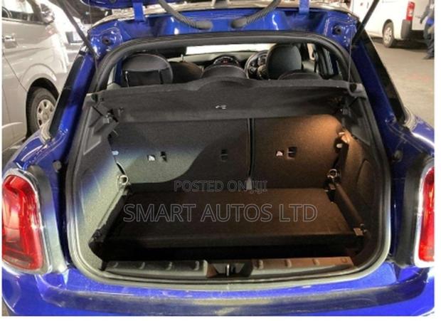 Mini Cooper 2019 Blue