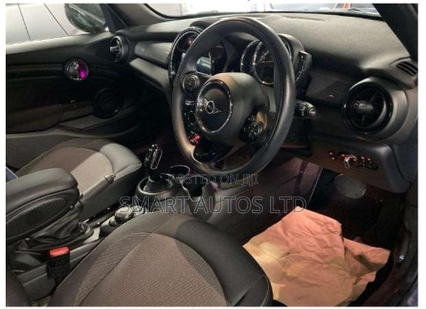 Mini Cooper 2019 Blue