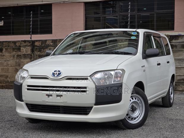 Toyota Probox 1.5 Hybrid DX 2019 White