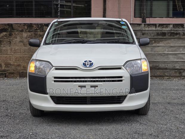 Toyota Probox 1.5 Hybrid DX 2019 White