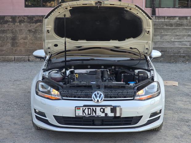 Volkswagen Golf 2016 White