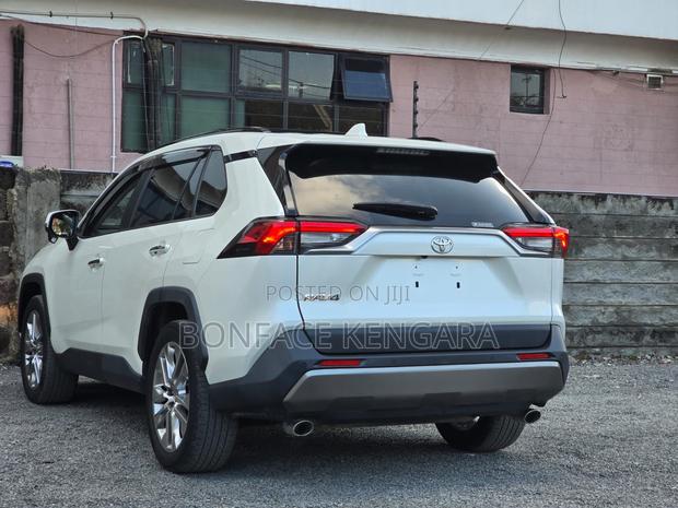 Toyota RAV4 2020 White