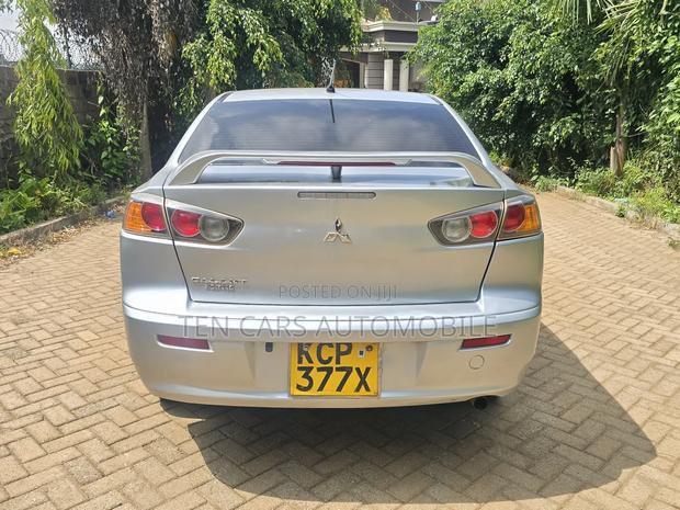 Mitsubishi Galant 2010 Silver