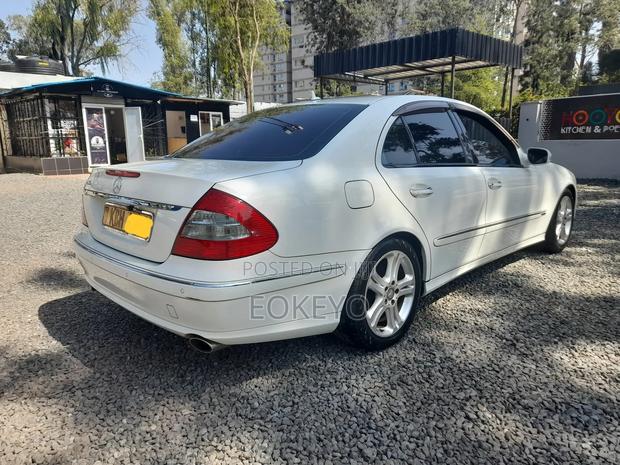 Mercedes-Benz E350 Base 4dr Sedan RWD (3.5L 6cyl 7A) 2009 Pearl