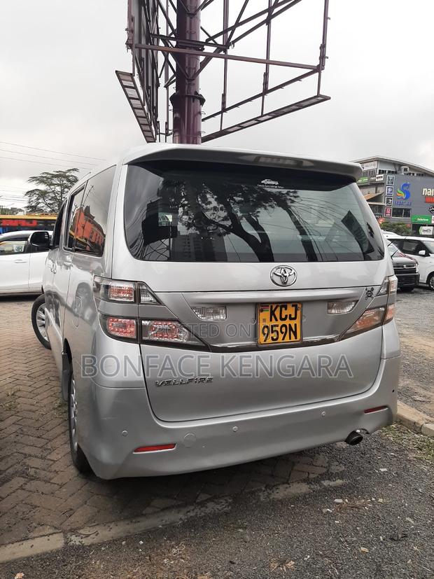 Toyota Vellfire 2009 Silver