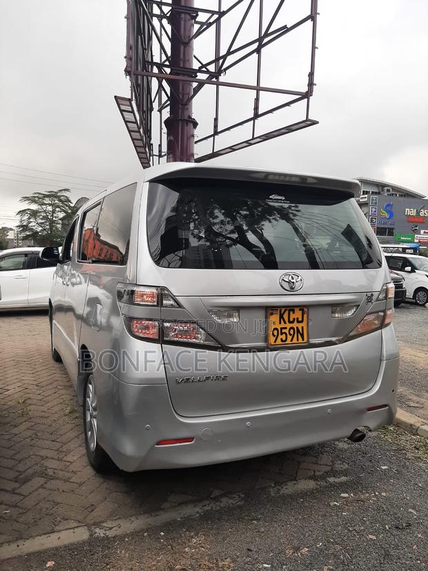 Toyota Vellfire 2009 Silver