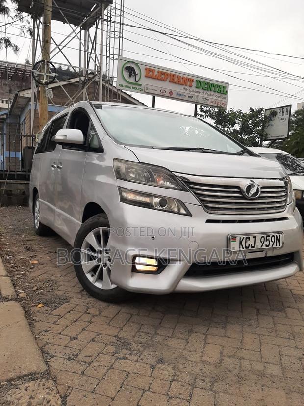 Toyota Vellfire 2009 Silver