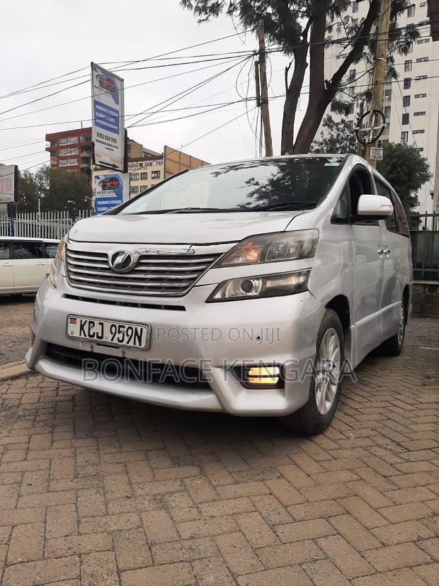 Toyota Vellfire 2009 Silver