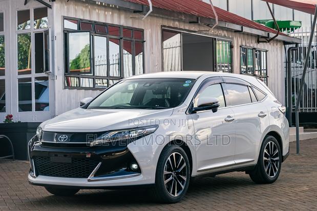 Toyota Harrier 2.0 Turbo GR Sport 2019 White