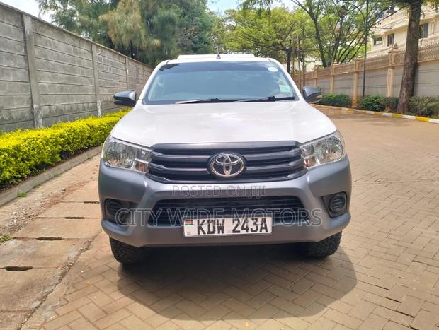 Toyota Hilux Revo Double Cab Deisel 2.8 RWD 2018 White