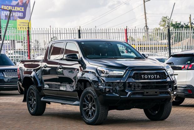 Toyota Hilux 2021 Black