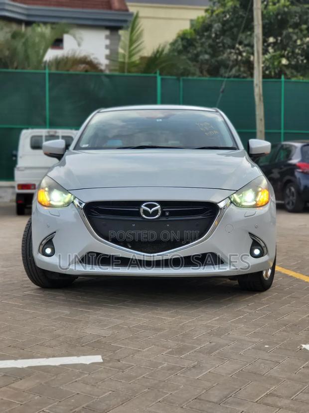 Mazda Demio 2018 White