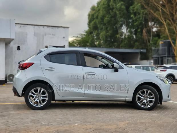 Mazda Demio 2018 White