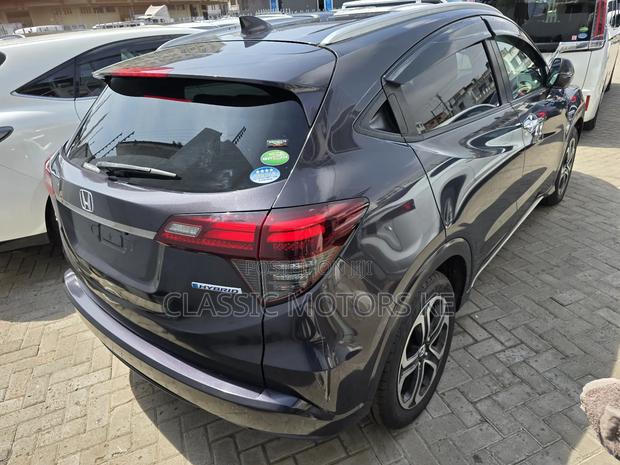 Honda Vezel 1.5 2WD 172 hp 2019 Brown
