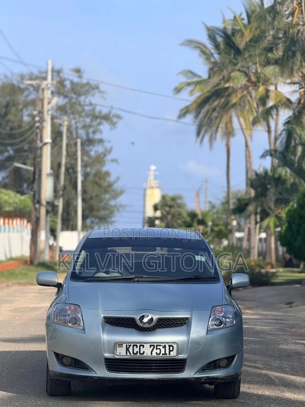 Toyota Auris 2010 Green