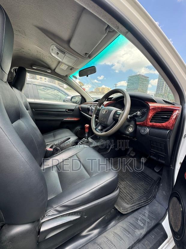 Toyota Hilux Revo Smart Cab Deisel 2.4 RWD 2018 White
