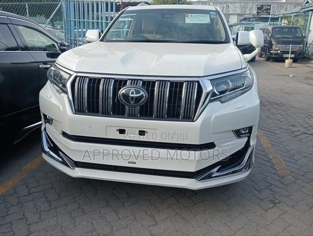 Toyota Land Cruiser Prado 2019 White