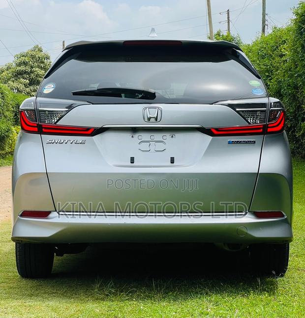 Honda Shuttle 1.5 Hybrid 2WD 2019 Gray