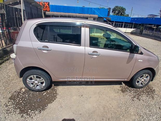 Daihatsu Mira 2015 Pink