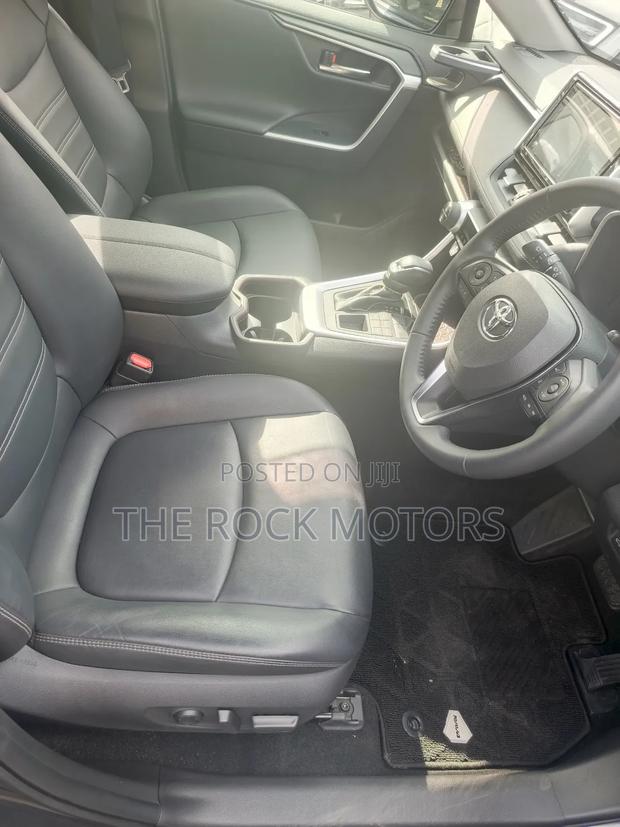 Toyota RAV4 2021 Gray