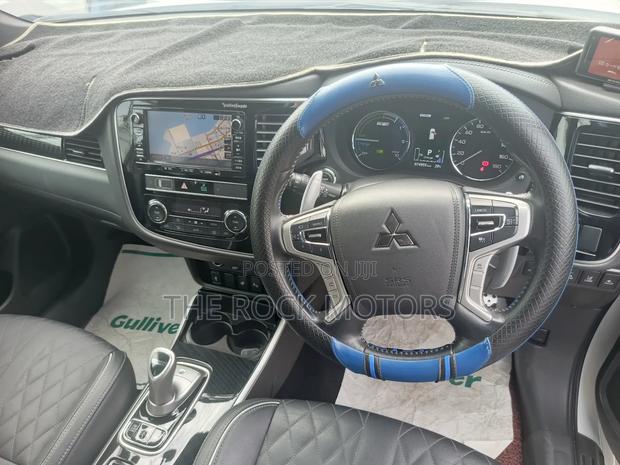 Mitsubishi Outlander 2020 White