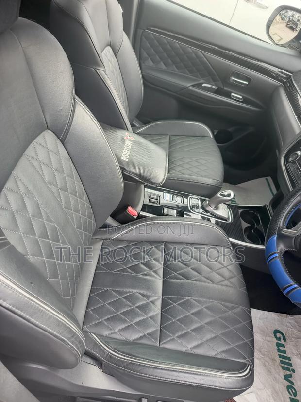 Mitsubishi Outlander 2020 White