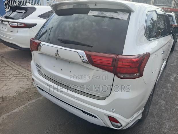 Mitsubishi Outlander 2020 White