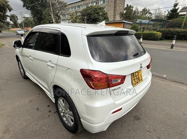 Mitsubishi RVR 2.0 2011 White