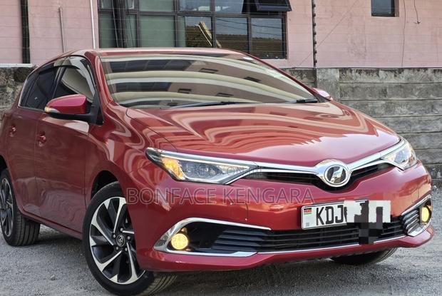Toyota Auris 2015 Burgundy