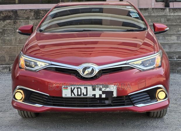 Toyota Auris 2015 Burgundy
