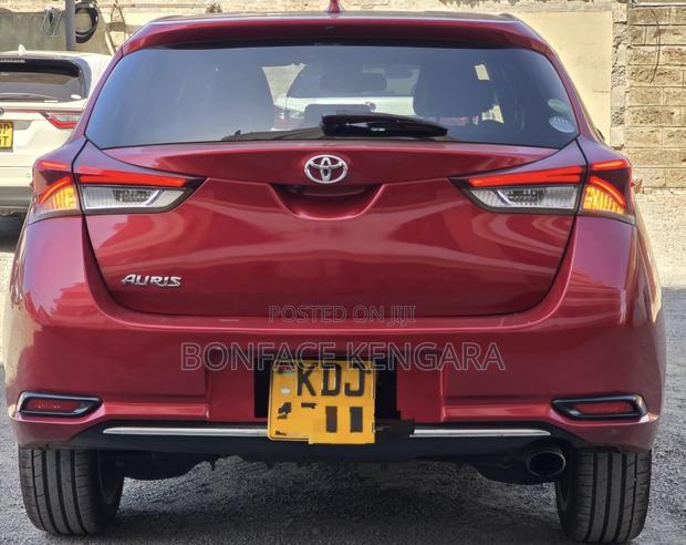 Toyota Auris 2015 Burgundy