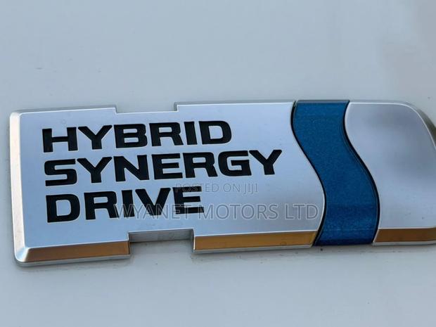 Toyota RAV4 Hybrid 2019 White