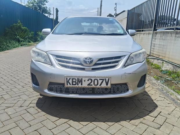 Toyota Corolla 2010 Silver