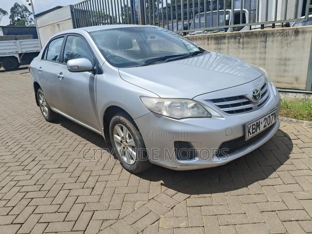 Toyota Corolla 2010 Silver