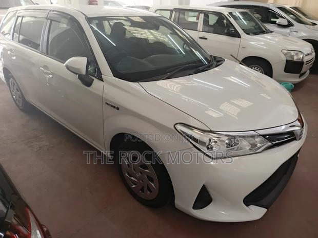 Toyota Corolla Fielder 2019 White