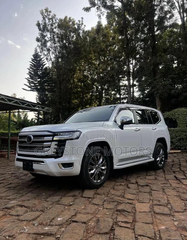 Toyota Land Cruiser 3.3 Diesel 4WD 2022 White