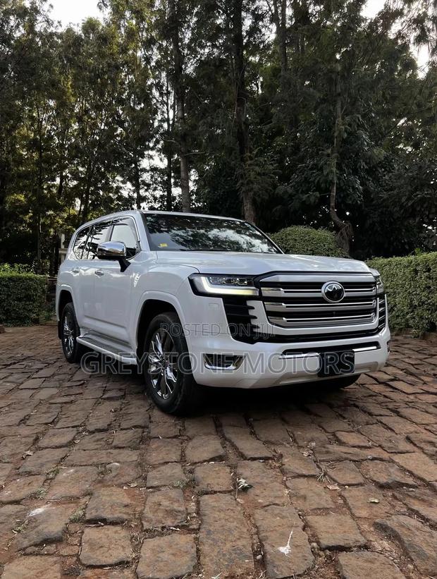 Toyota Land Cruiser 3.3 Diesel 4WD 2022 White