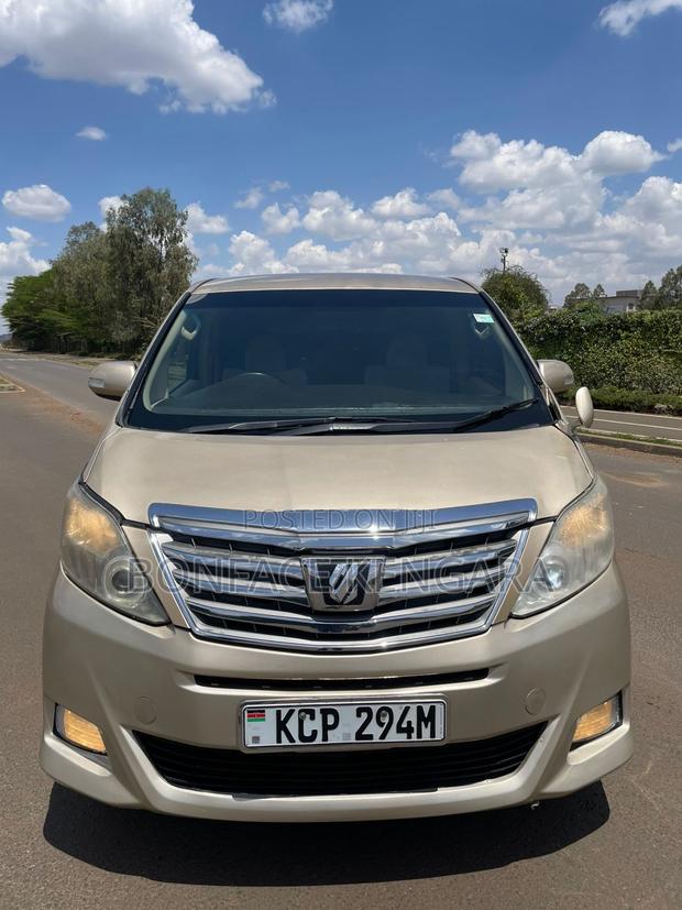 Toyota Alphard 2.4 Petrol FWD 2011 Gold
