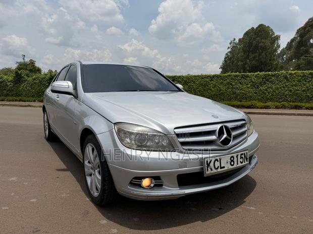Mercedes-Benz C200 2011 Silver