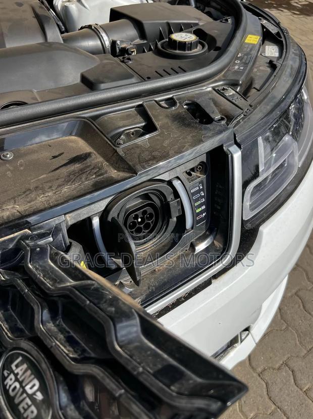 Land Rover Range Rover Sport 2016 White