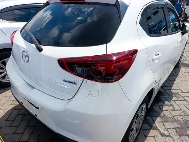 Mazda 2 2019 Pearl