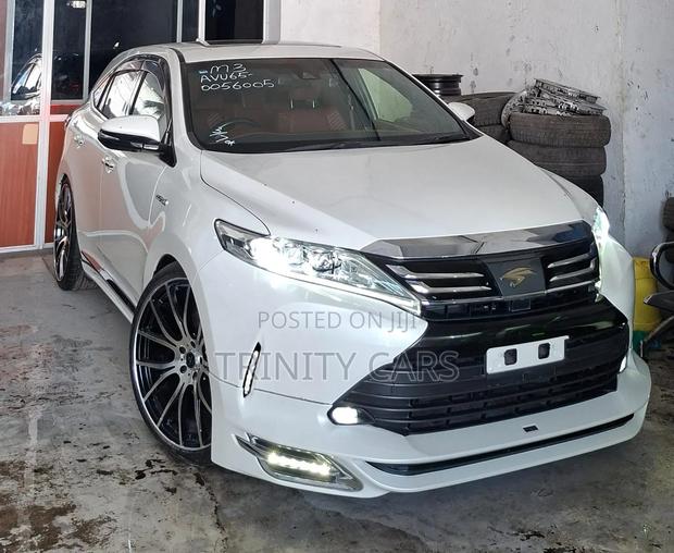 Toyota Harrier 2.5 Hybrid 4WD 2019 White